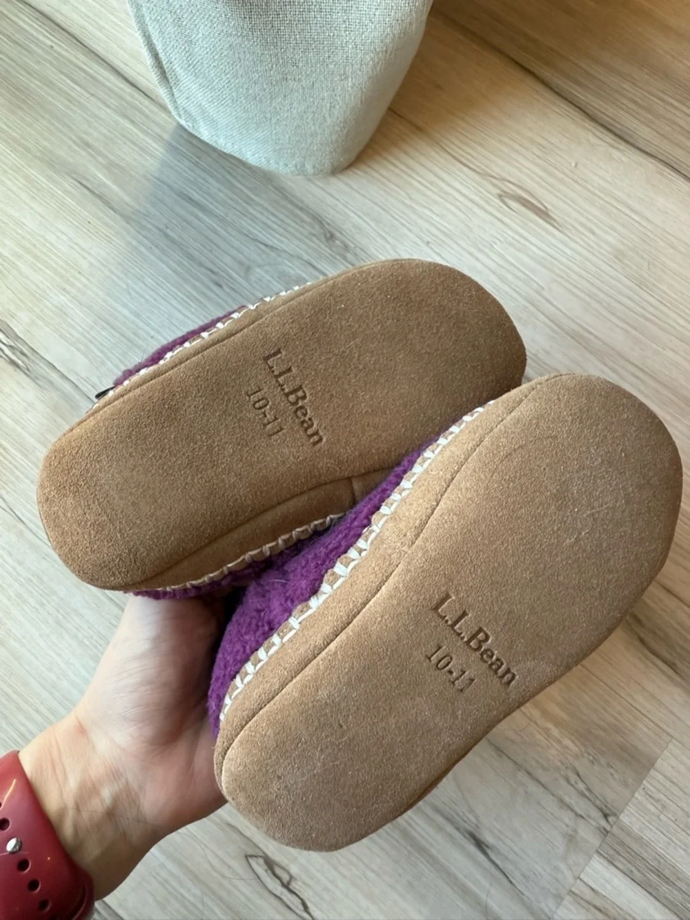 LL Bean Kids Plush Slip-On Slippers in Purple 10-11